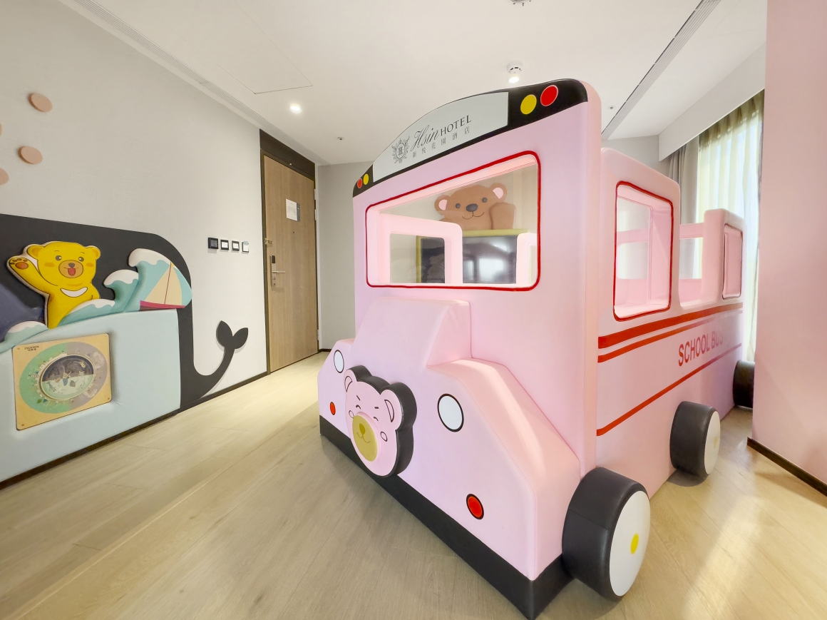 嘉義親子飯店【新悦花園酒店】賽車場、遊戲是、旋轉木馬，還有全新「童趣房」 @兔兒毛毛姊妹花