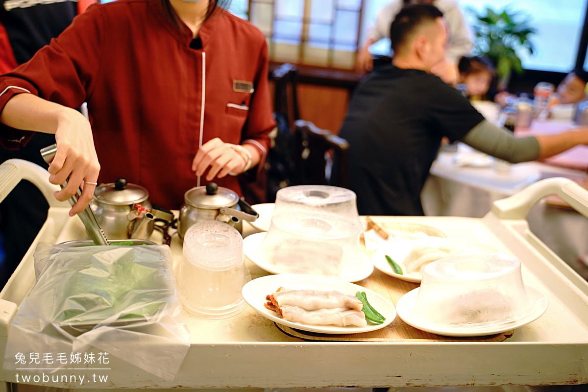 台北松山美食【兄弟大飯店梅花廳】超經典蒸籠推車港式飲茶，飯店級服務但價格超親民 @兔兒毛毛姊妹花