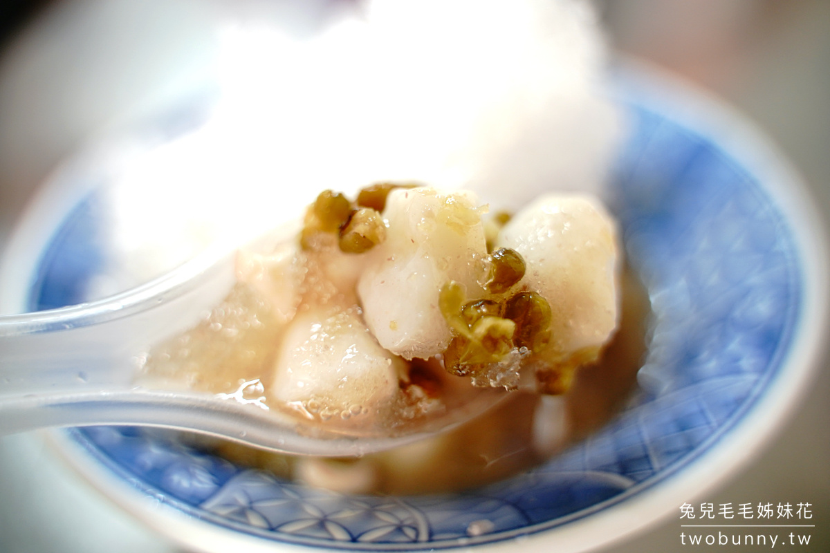 雲林美食【北港朝天宮】廟口小吃這五家必吃!! 煎盤粿、麵線糊、油飯、圓仔湯～通通銅板價 @兔兒毛毛姊妹花