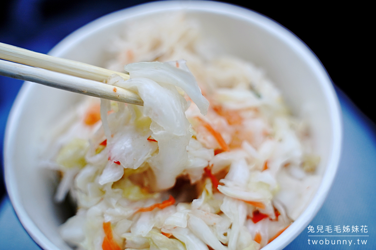 花蓮美食》玉里橋頭臭豆腐~花蓮必吃排隊美食!! 三鍋輪炸的臭豆腐真的有夠酥脆～ @兔兒毛毛姊妹花