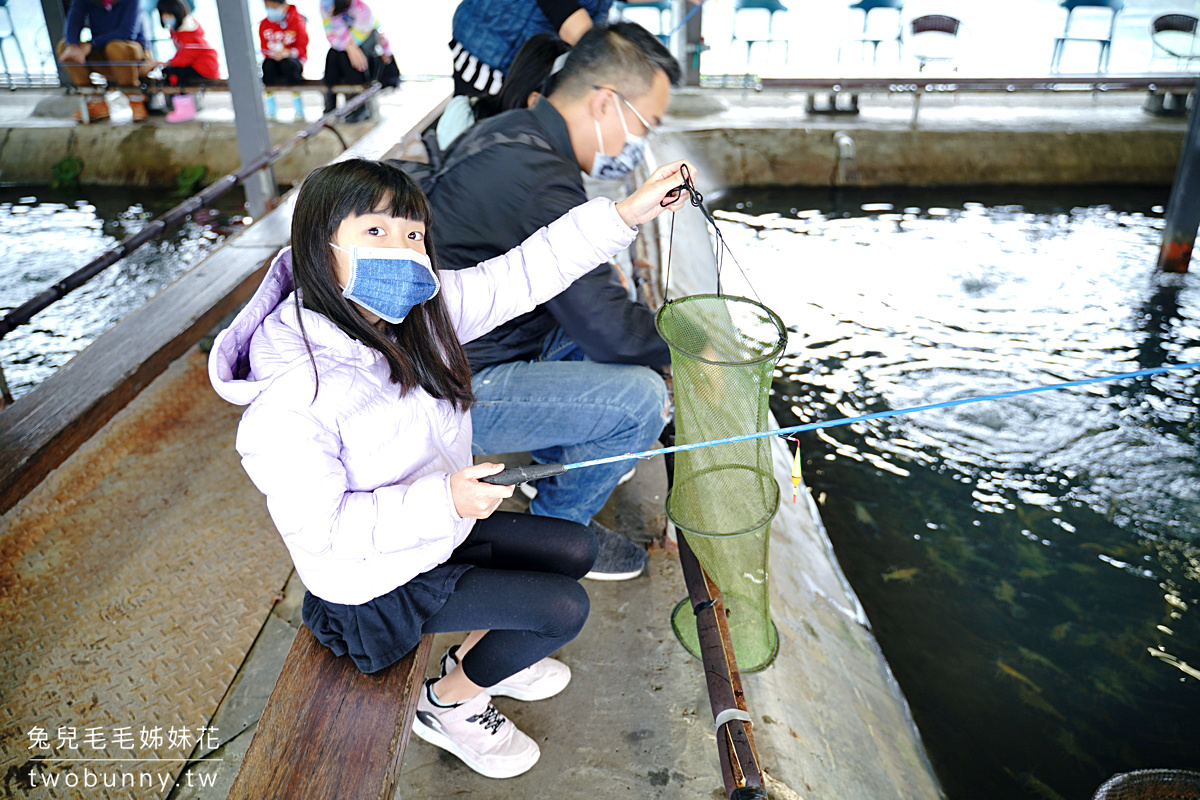 宜蘭頭城景點【蘭楊蟹莊】零經驗秒變釣蝦高手，乾淨無菸親子釣蝦場推薦，雨天能來 @兔兒毛毛姊妹花