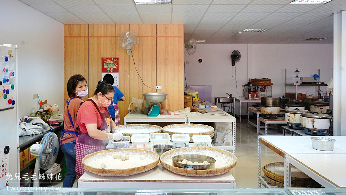 花蓮美食【曾傳麻糬】手工現作，一顆只要10元，比曾記麻糬更好吃的80年麻糬老店 @兔兒毛毛姊妹花