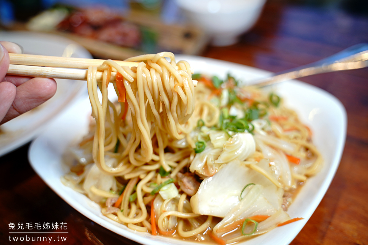 花蓮美食》10分之1海鮮燒烤～花蓮鹽寮台11線旁隱藏版美食，4.7顆星超高評價近海洋公園 @兔兒毛毛姊妹花