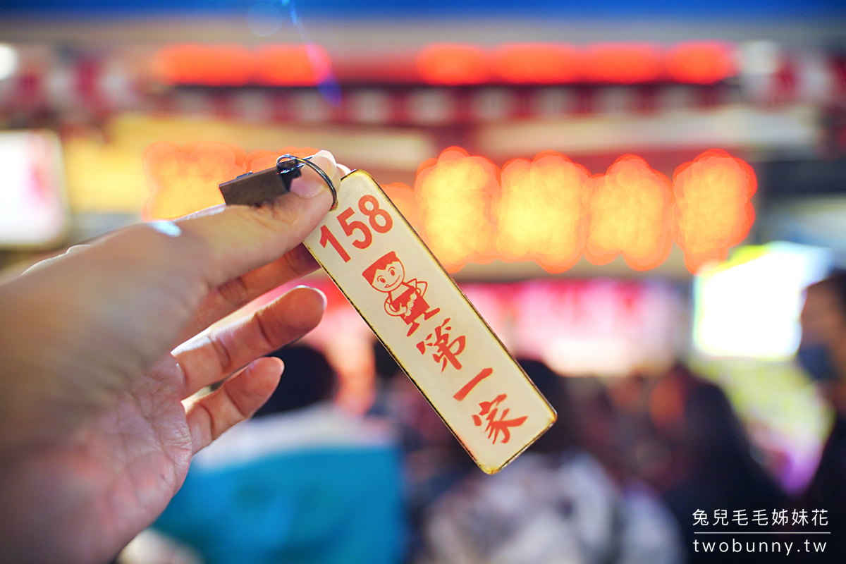 花蓮美食》第一家烤肉串～東大門夜市必買人氣烤肉串，總是要等超過一小時都還是搶著買 @兔兒毛毛姊妹花