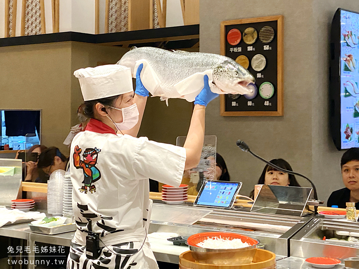 合點壽司竹北店｜新竹美食有驚喜叫賣秀的浮誇系迴轉壽司，木曜4超玩 一日迴轉壽司店家 @兔兒毛毛姊妹花