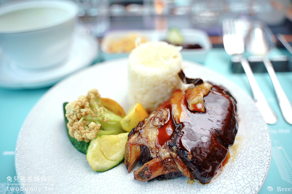 台北雙層餐車》全台唯一美食觀光巴士～全景玻璃天窗雙層巴士邊看台北 101 邊享用米其林大餐 @兔兒毛毛姊妹花