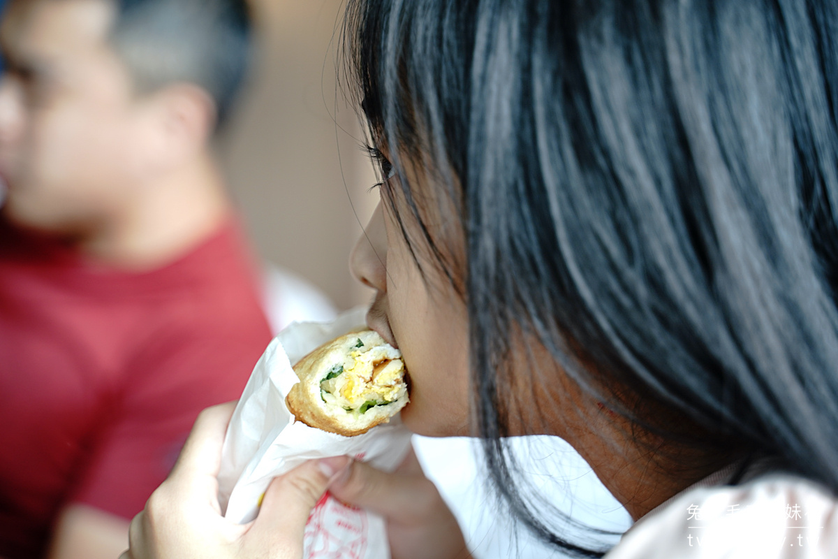 澎湖美食》老李胡椒餅～澎湖唯一古法炭烤胡椒餅，內行人必點脆中帶Q的老麵炸蛋蔥油餅 @兔兒毛毛姊妹花