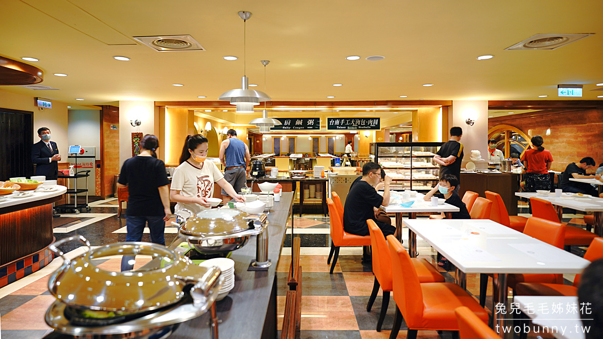 台東住宿【康橋大飯店台東館】請你吃零食、免費宵夜、澎湃早餐，親民房價就能一泊三食 @兔兒毛毛姊妹花