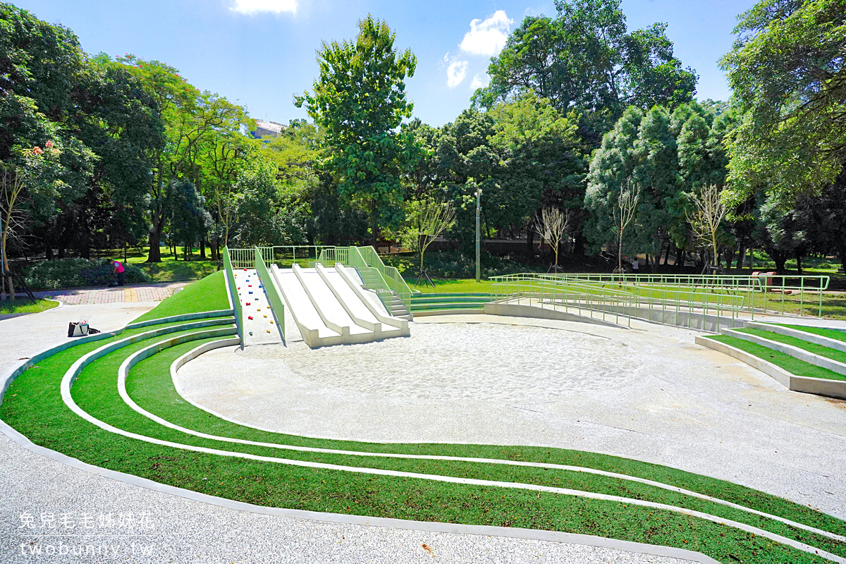 嘉義公園 KANO園區｜滑草場、星光溜滑梯、飛碟溜滑梯、樹屋尋寶～一個公園玩三個遊戲場 @兔兒毛毛姊妹花