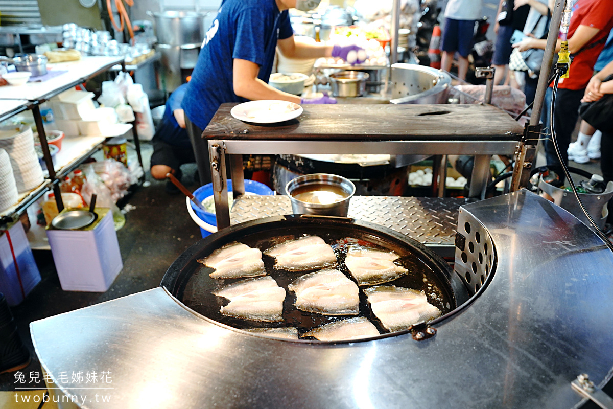 珍珍海產粥｜嘉義美食文化路夜市排隊名店，100元海產粥好鮮甜，香煎虱目魚肚更正點 @兔兒毛毛姊妹花