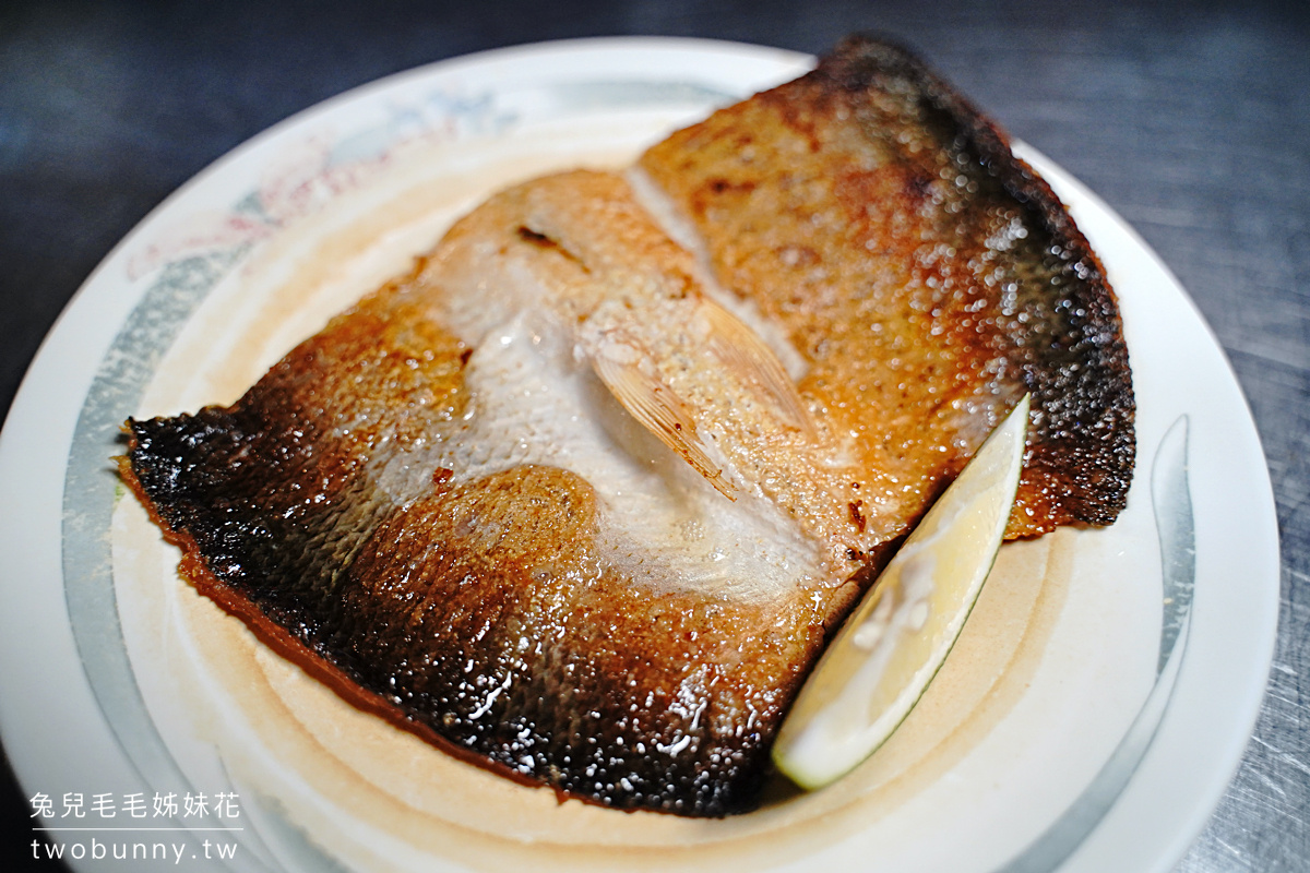 珍珍海產粥｜嘉義美食文化路夜市排隊名店，100元海產粥好鮮甜，香煎虱目魚肚更正點 @兔兒毛毛姊妹花