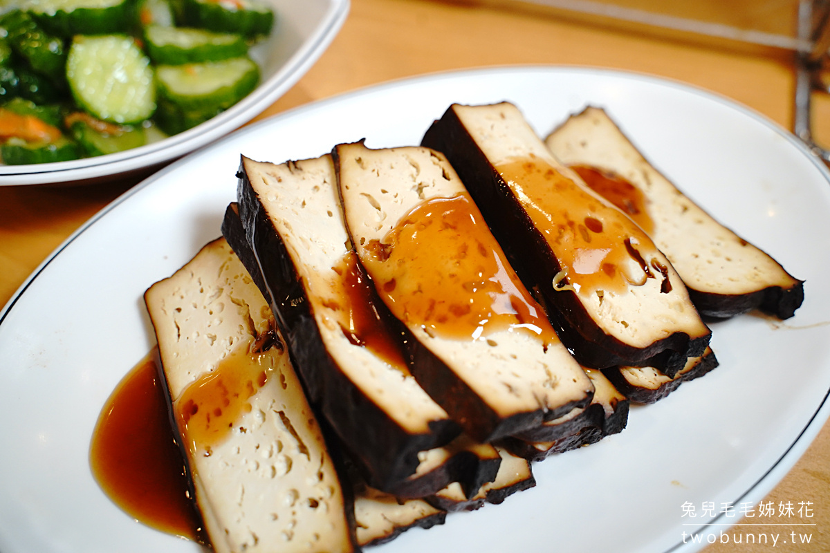 宜蘭頭城美食》龍記牛肉麵～每天只賣不到三小時的傳說名店，限量牛三寶麵總是被秒殺!! @兔兒毛毛姊妹花