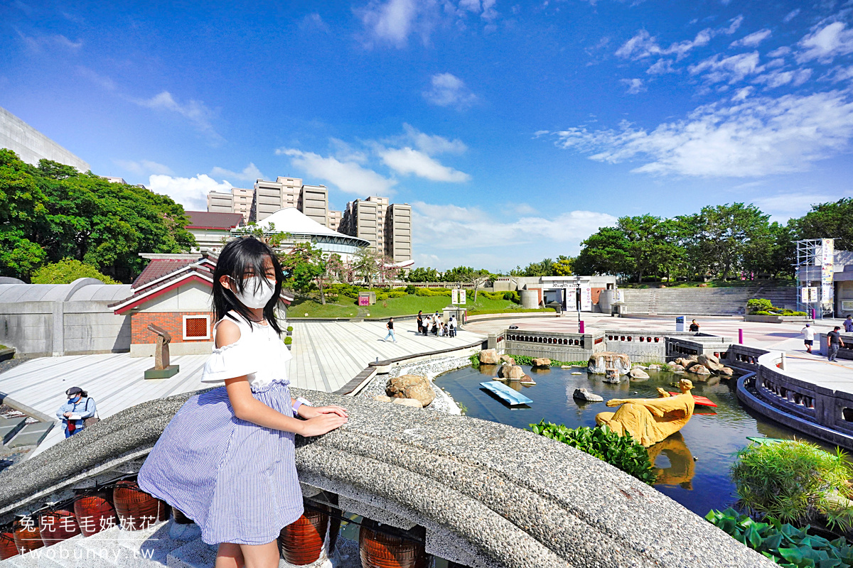 台中免費景點「台中市港區藝術中心」隱藏版閩南風庭園好美好好拍，入園停車都免費 @兔兒毛毛姊妹花