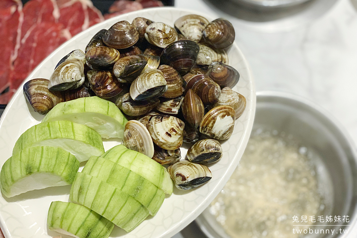 小巨蛋美食》鍋爸涮涮鍋~500元火鍋吃到飽!! 肉片有嫩，滿滿海鮮、火鍋料，連熟食都強到爆 @兔兒毛毛姊妹花