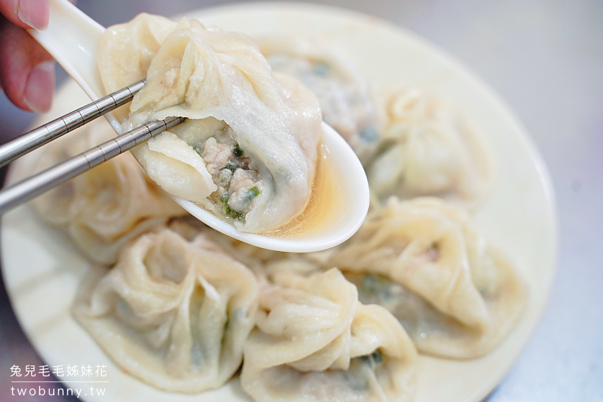 宜蘭礁溪美食》正常鮮肉小湯包～礁溪火車站附近超人氣排隊小籠包名店，礁溪早餐推薦 @兔兒毛毛姊妹花