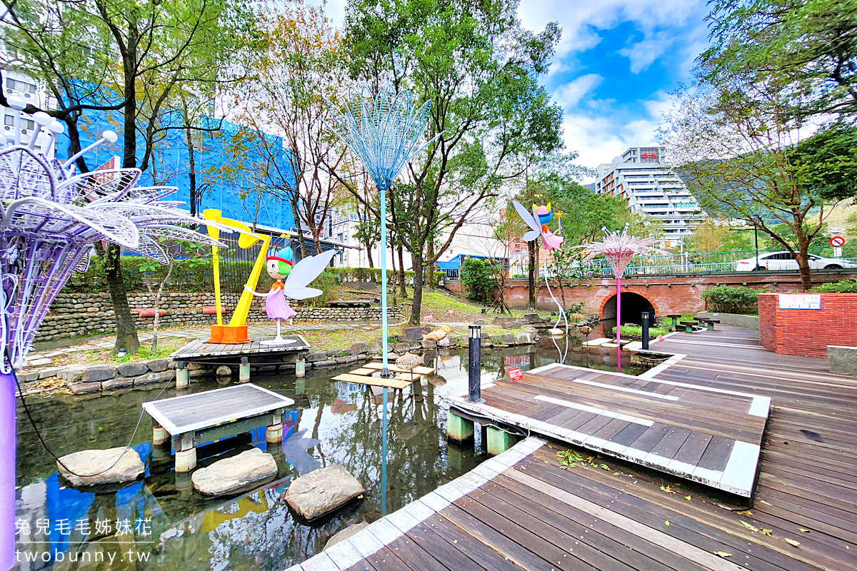 宜蘭免費景點【湯圍溝溫泉公園】暖呼呼免費足湯，水岸燈海超漂亮!! @兔兒毛毛姊妹花