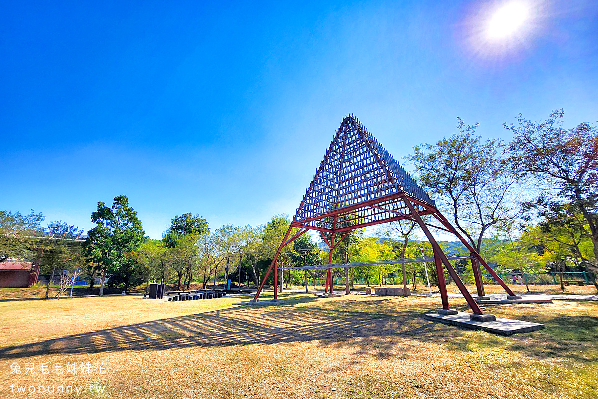 南投特色公園》草屯兒童樂園~有遮陽、好停車的免費兒童遊戲場 @兔兒毛毛姊妹花