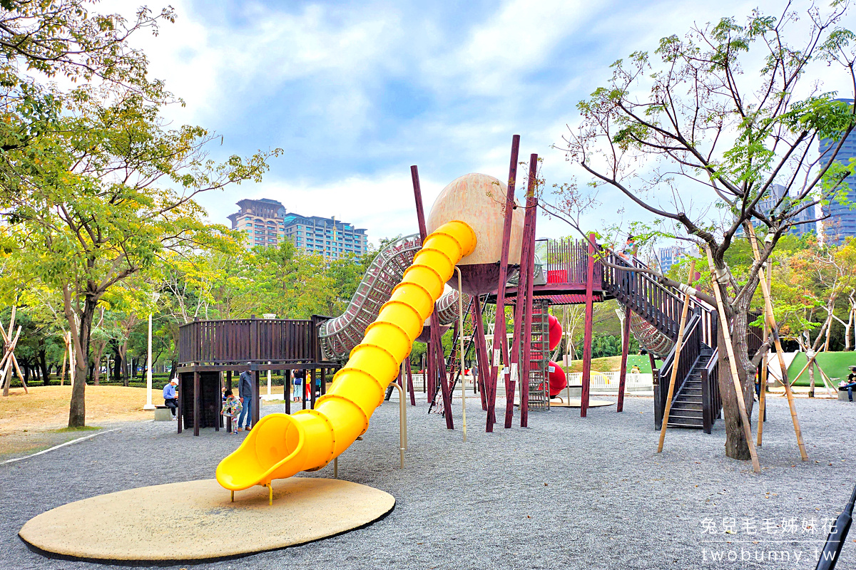 凹子底森林公園｜大鳥蛋溜滑梯探險去!! 好停車、腹地大又好玩的高雄免費公園 @兔兒毛毛姊妹花