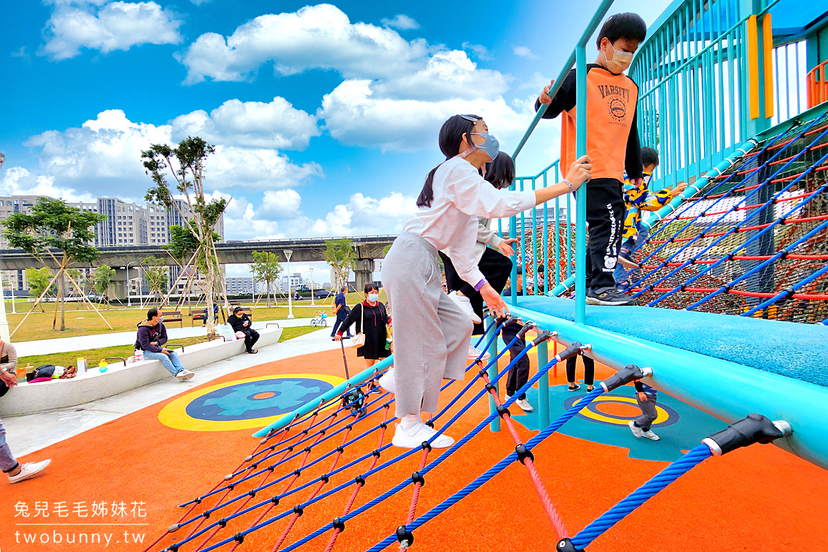 保安兒童貨櫃主題公園｜高雄景點全新開放鳳山機器人公園可愛又好玩!! @兔兒毛毛姊妹花