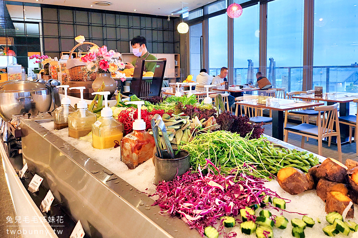 綠舞國際觀光飯店｜宜蘭五結親子飯店日式浴衣體驗、可愛萌寵互動、嗨翻天跳跳床 @兔兒毛毛姊妹花