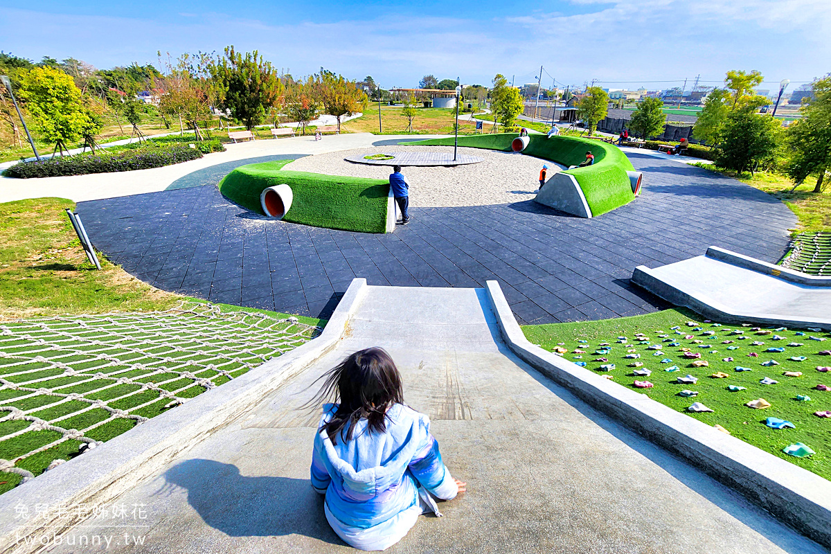 彰化溪湖中央公園｜超嗨七米高攀爬溜滑梯，還能刷一整排10幾個盪鞦韆 @兔兒毛毛姊妹花