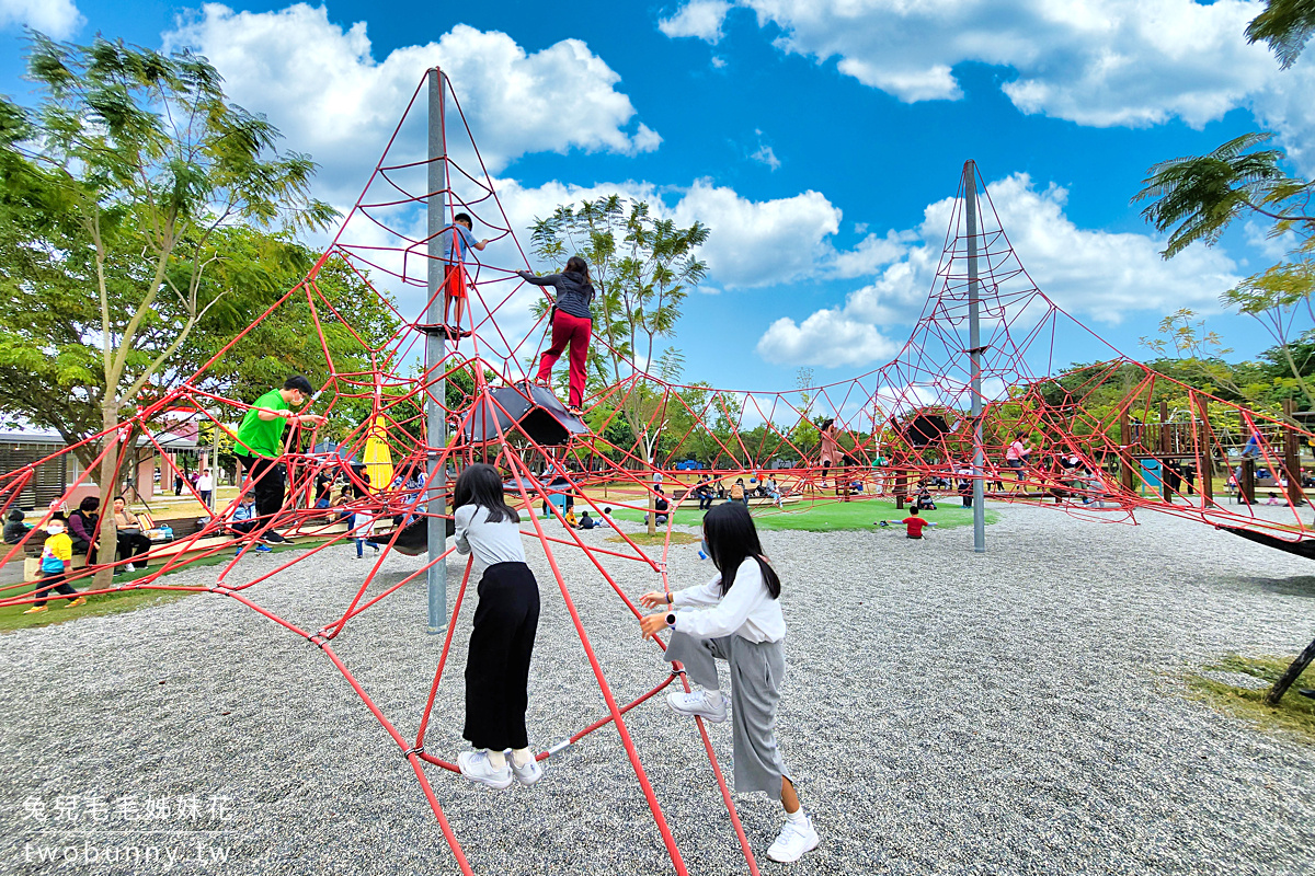 屏東特色公園》潮好玩幸福村～大沙坑、溜滑梯、攀爬塔、兒童版極限體能王，還有文創市集好好逛 @兔兒毛毛姊妹花