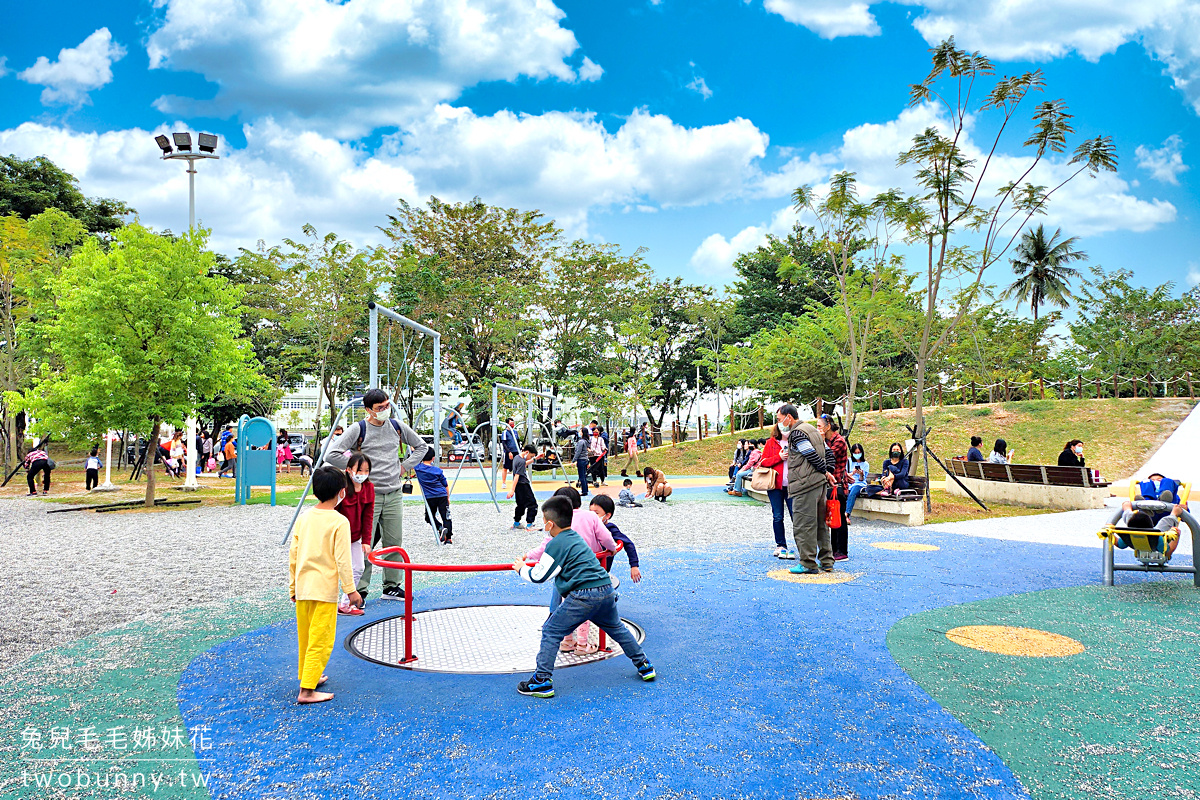 屏東特色公園》潮好玩幸福村～大沙坑、溜滑梯、攀爬塔、兒童版極限體能王，還有文創市集好好逛 @兔兒毛毛姊妹花