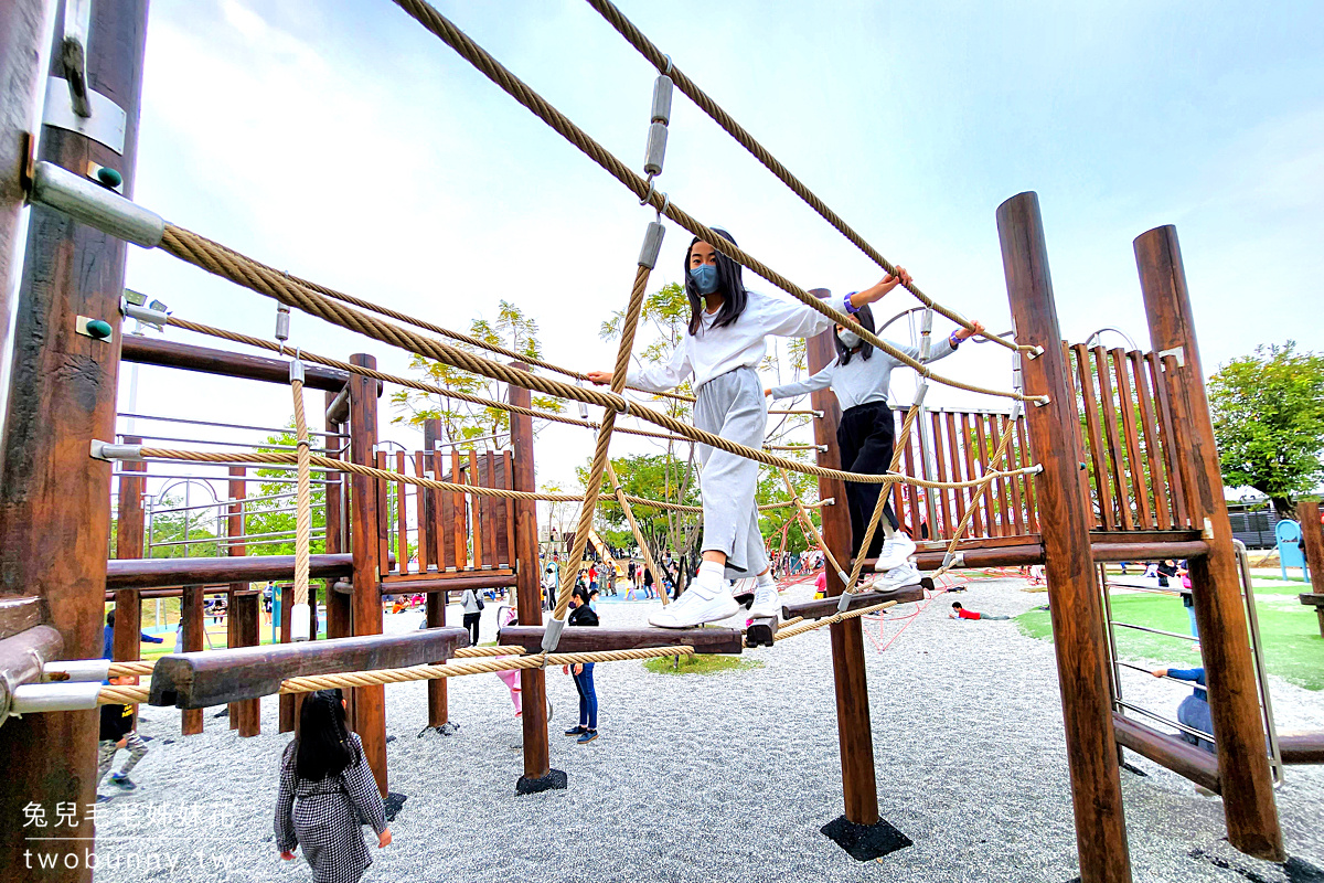 屏東特色公園》潮好玩幸福村～大沙坑、溜滑梯、攀爬塔、兒童版極限體能王，還有文創市集好好逛 @兔兒毛毛姊妹花