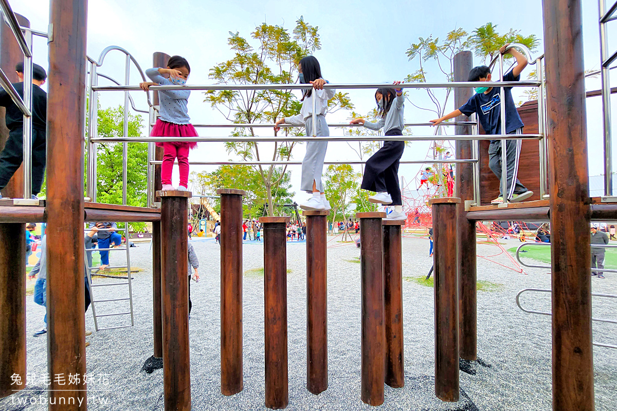 屏東特色公園》潮好玩幸福村～大沙坑、溜滑梯、攀爬塔、兒童版極限體能王，還有文創市集好好逛 @兔兒毛毛姊妹花