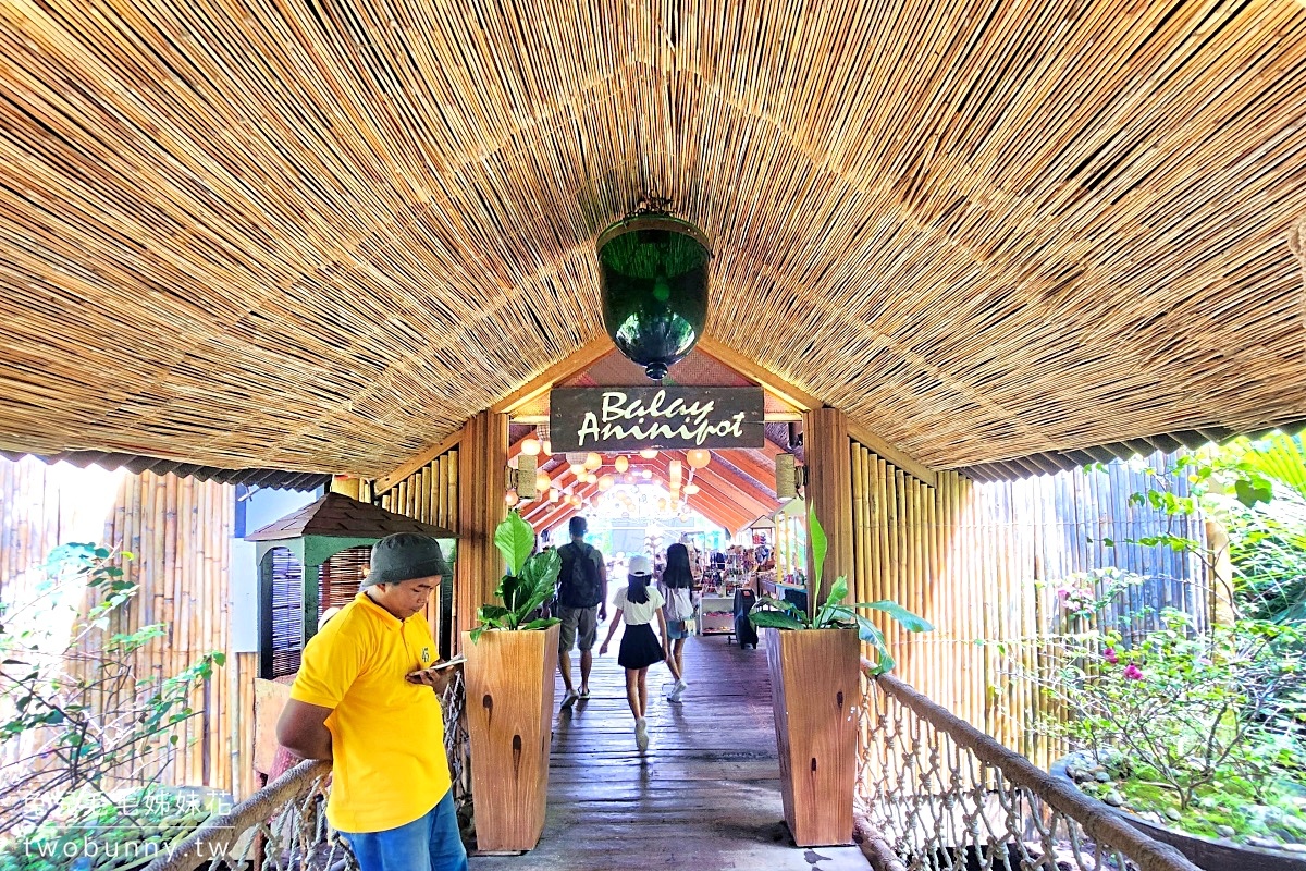 薄荷島景點》Rio Verde Floating Resto～Bohol 必訪羅伯克河漂流竹筏餐廳，菲式風味自助餐吃到飽 @兔兒毛毛姊妹花