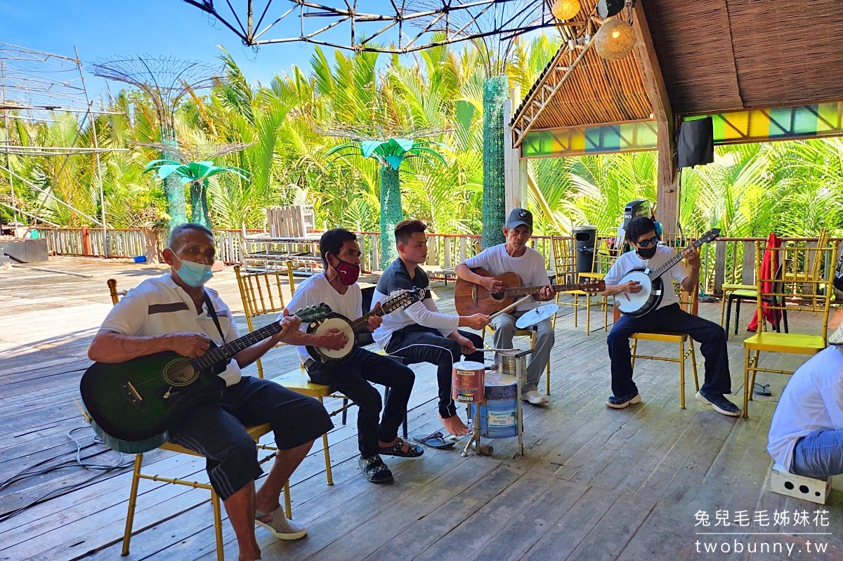 薄荷島景點》Rio Verde Floating Resto～Bohol 必訪羅伯克河漂流竹筏餐廳，菲式風味自助餐吃到飽 @兔兒毛毛姊妹花