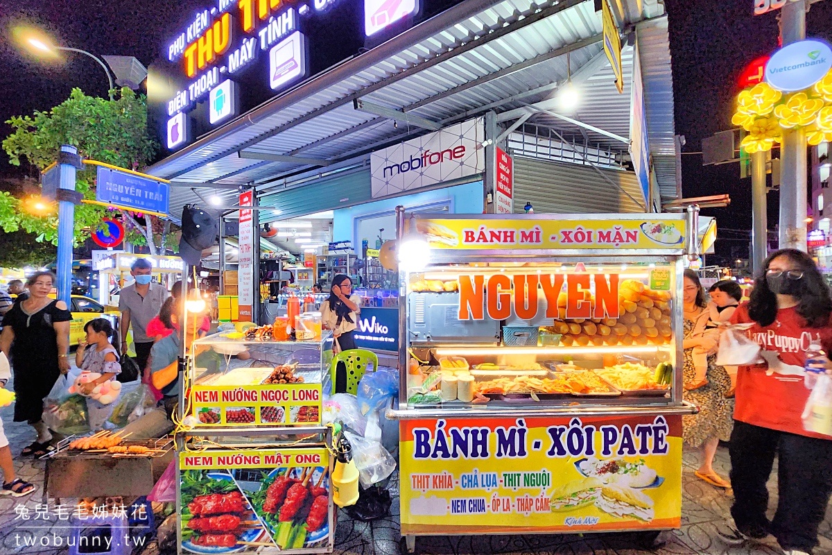 富國島陽東夜市｜富國夜市超狂海鮮大排檔!! 最好吃的椰子冰、越南三明治也在這兒 @兔兒毛毛姊妹花