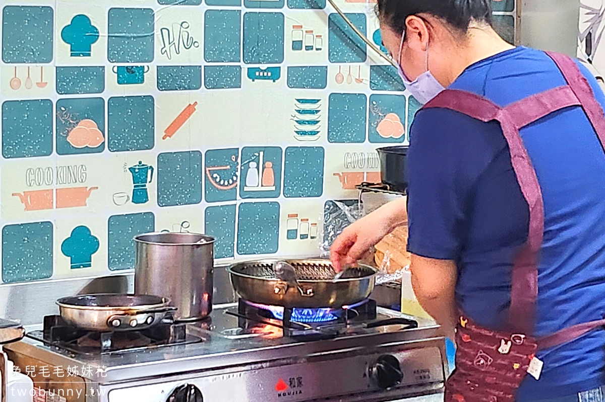 台中逢甲美食》逢甲滑蛋早餐店～超特別包餡滑蛋夾進軟綿吐司，便宜好吃逢甲早餐 @兔兒毛毛姊妹花