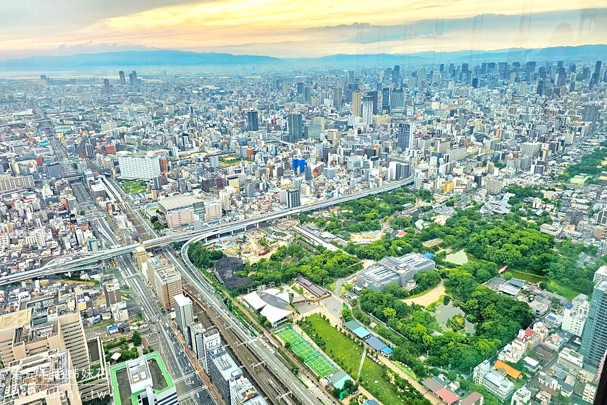 大阪景點【阿倍野展望台 Harukas 300】日本最高大樓必看百萬夜景，空中不限時咖啡廳 @兔兒毛毛姊妹花