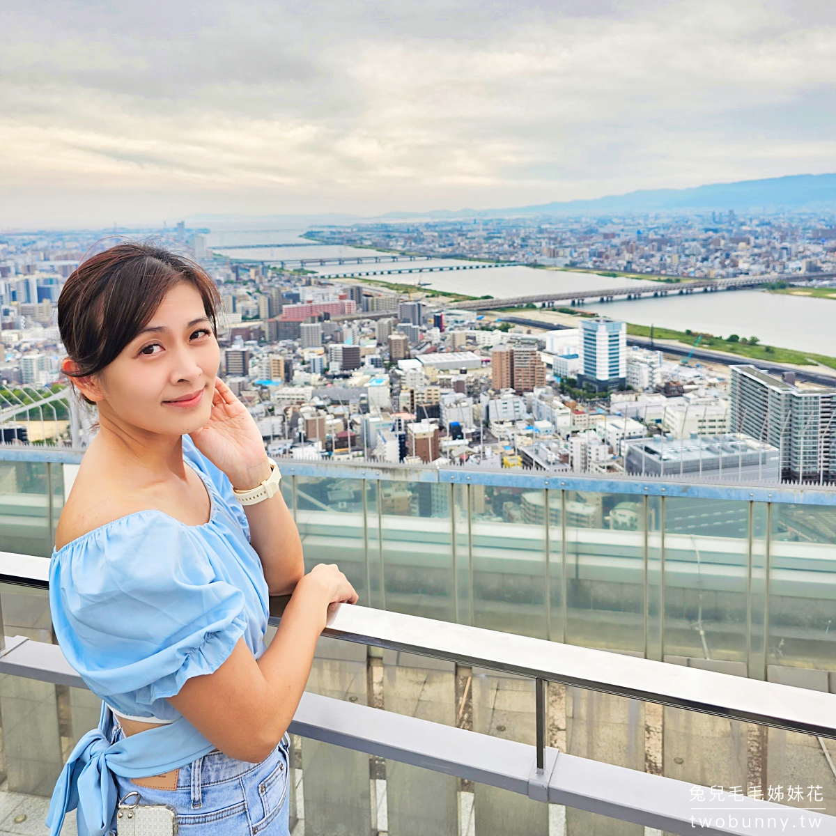 大阪景點【梅田藍天大廈空中庭園展望台】超美高空夜景＆不限時景觀咖啡廳，大阪周遊卡免費景點 @兔兒毛毛姊妹花