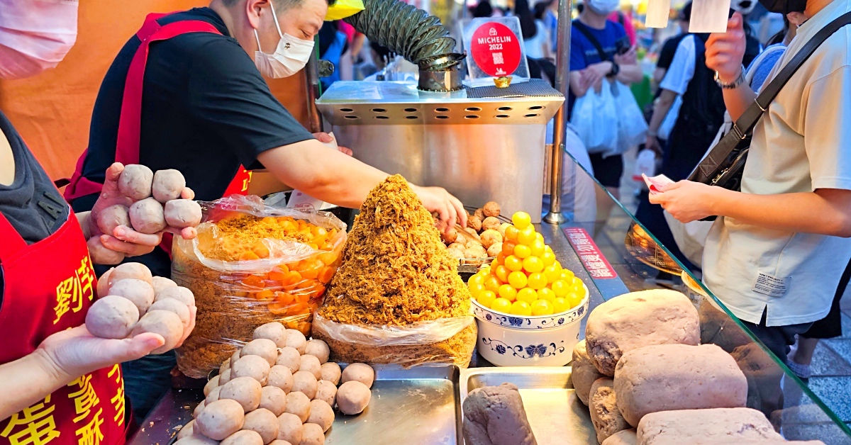 【寧夏夜市美食】劉芋仔蛋黃芋餅必吃？排隊名店實吃心得與菜單整理 @兔兒毛毛姊妹花