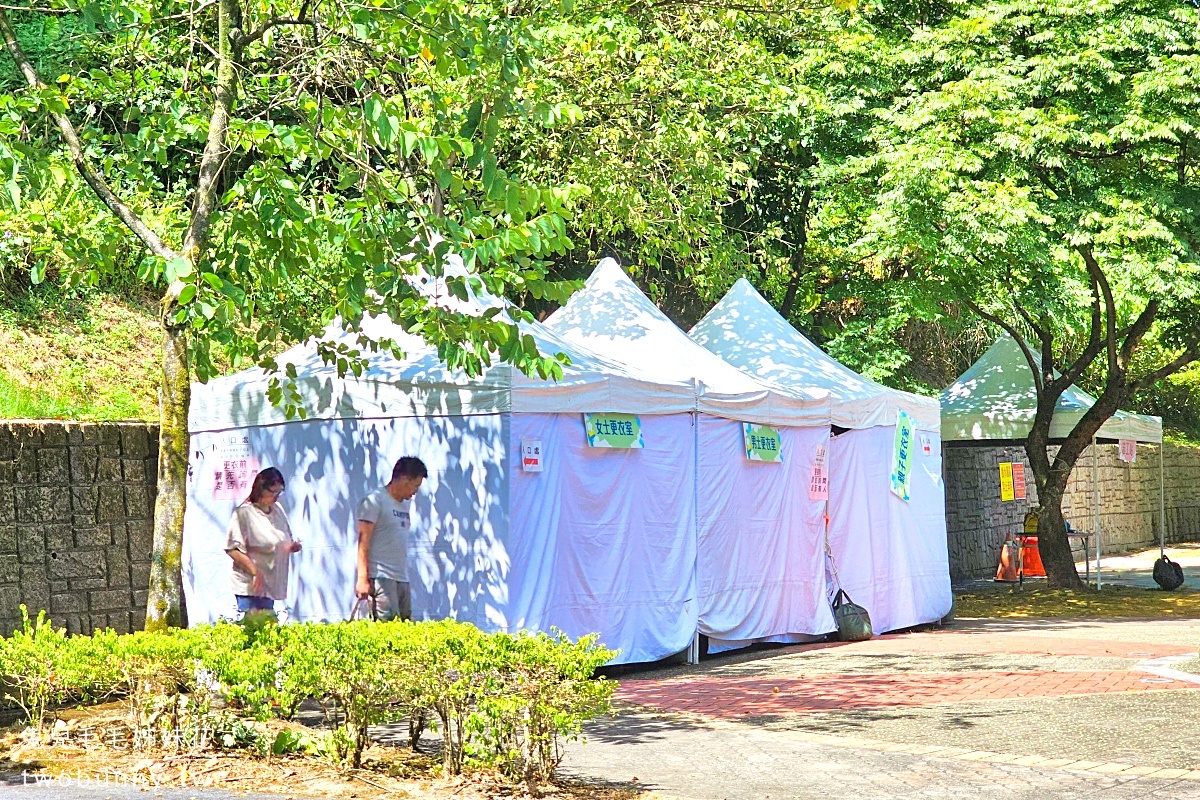 暖暖親水公園｜基隆玩水景點超嗨噴水步道、彩虹水池滑梯，大台北免費戲水好地方 @兔兒毛毛姊妹花