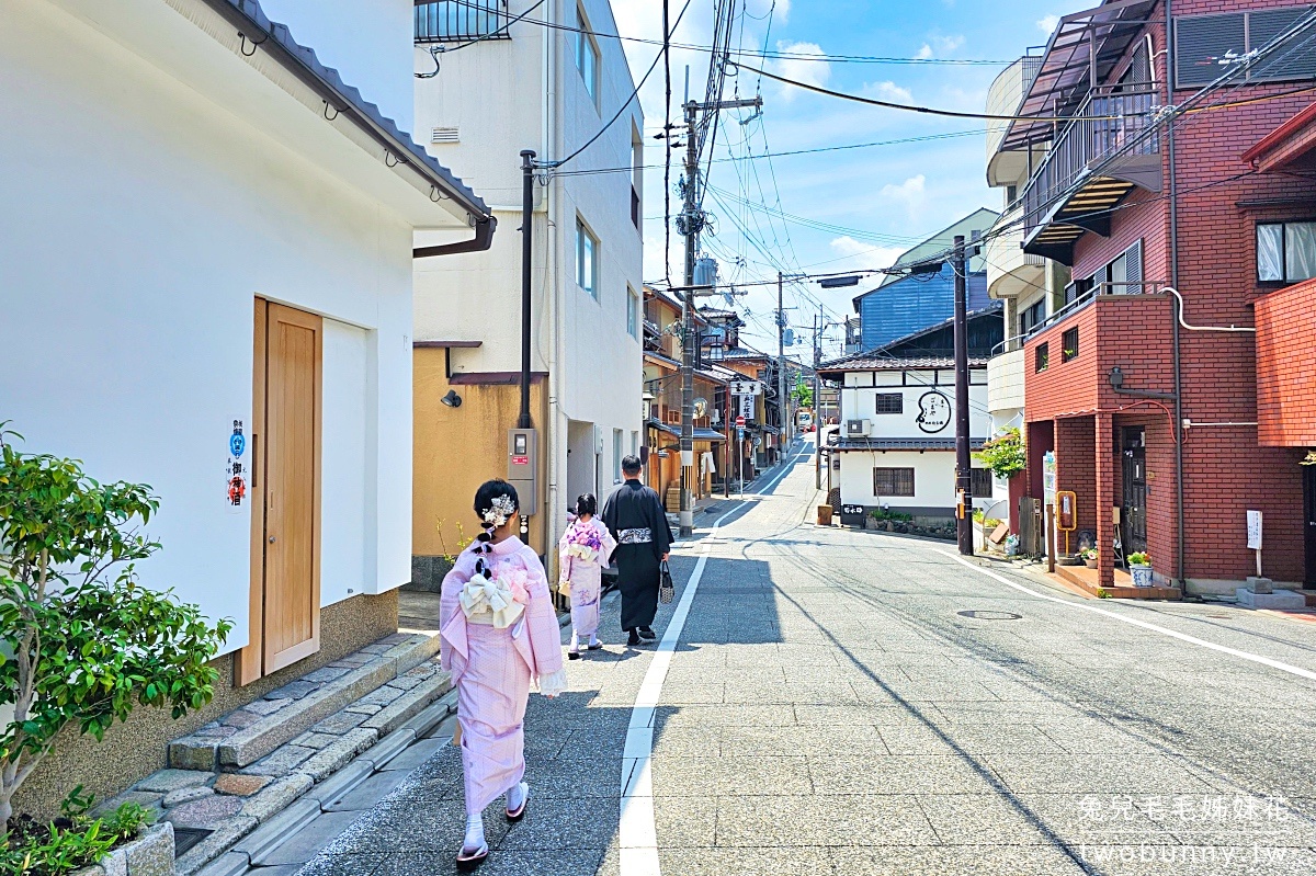 京都景點》八坂庚申堂~京都最繽紛的寺廟，清水寺順遊 IG 打卡熱門景點，轉彎就到八坂之塔 @兔兒毛毛姊妹花