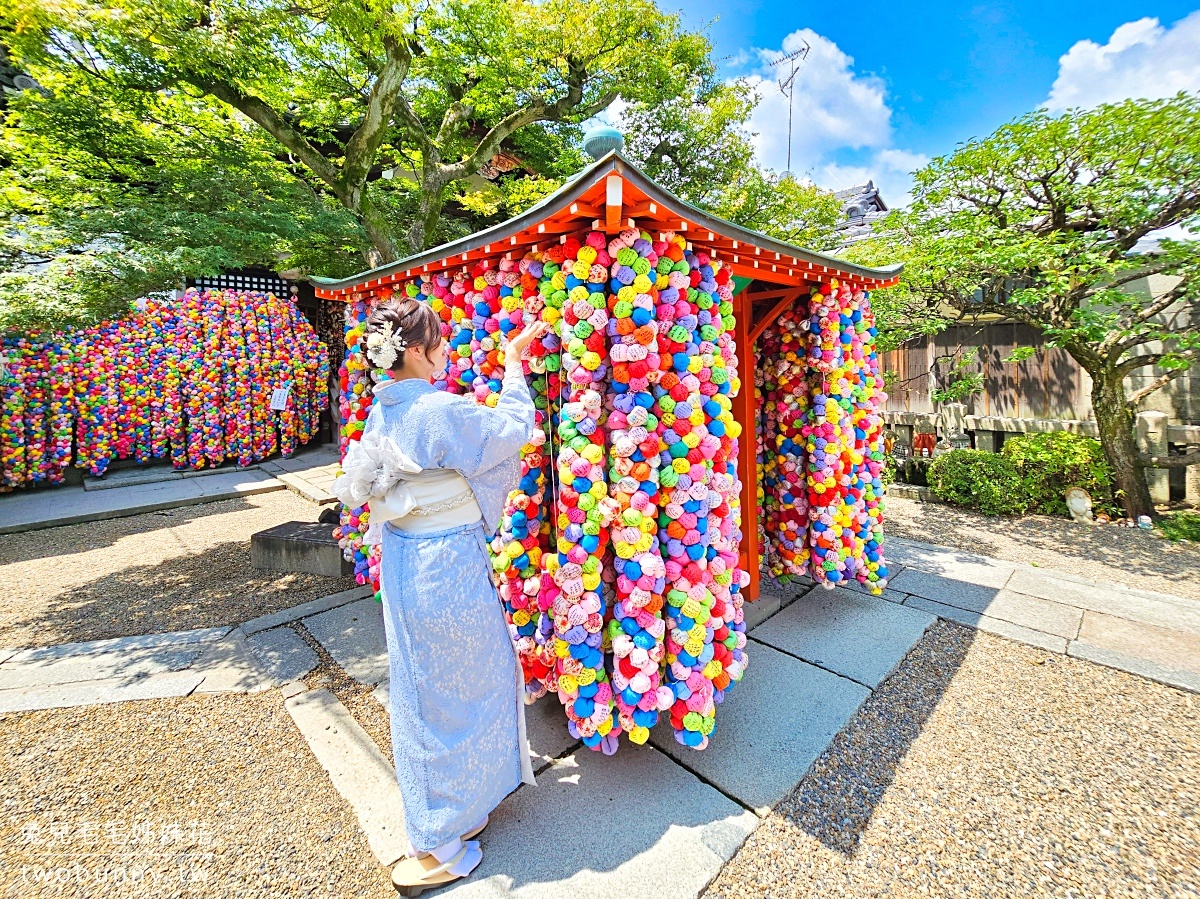 京都景點》八坂庚申堂~京都最繽紛的寺廟，清水寺順遊 IG 打卡熱門景點，轉彎就到八坂之塔 @兔兒毛毛姊妹花