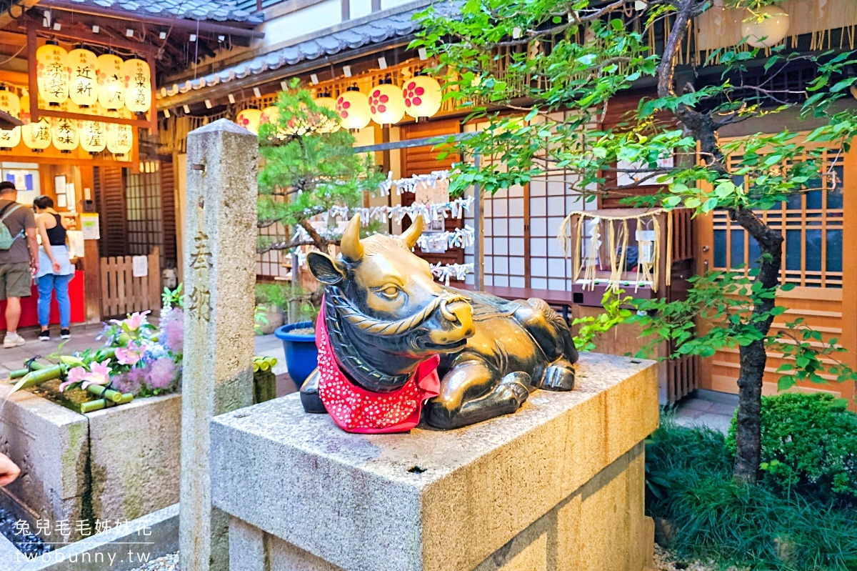 京都景點》錦天滿宮～錦市場旁求學問智慧的好拍小神社，限定版 Hello Kitty 御守必買 @兔兒毛毛姊妹花