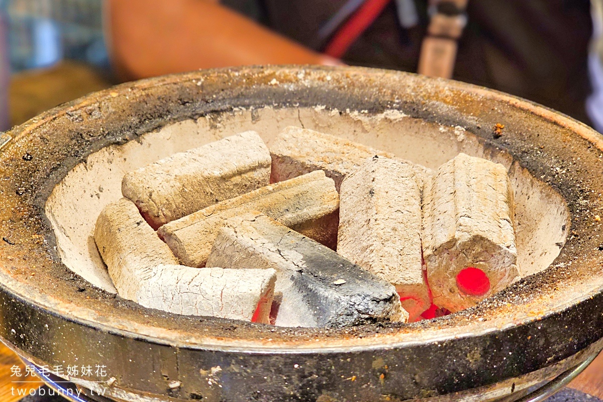 台北吃到飽》燒肉殿～忠孝復興站超高CP值燒肉吃到飽，海鮮豐富、專人代烤冰淇淋和年糕 @兔兒毛毛姊妹花