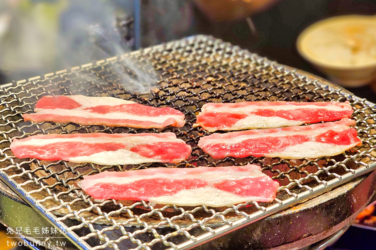 台北吃到飽》燒肉殿～忠孝復興站超高CP值燒肉吃到飽，海鮮豐富、專人代烤冰淇淋和年糕 @兔兒毛毛姊妹花