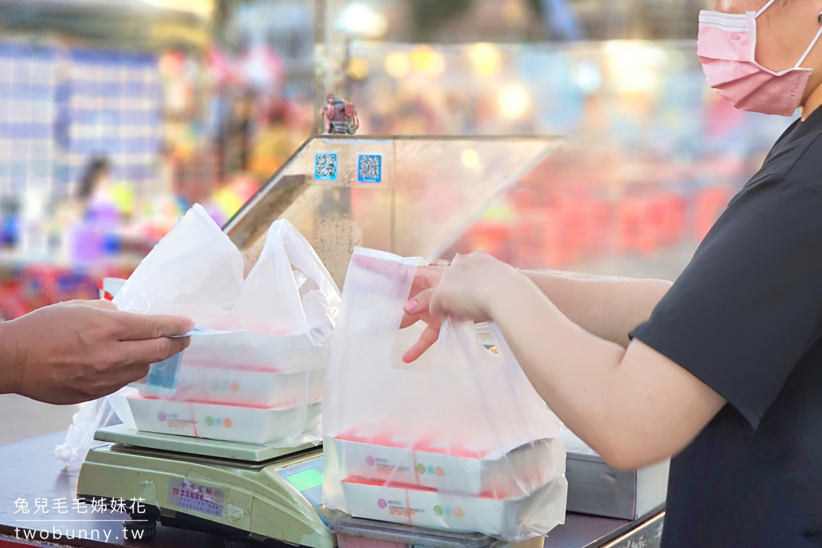 桃園龍潭美食【北港蔡媽媽麻油雞飯】龍潭夜市必吃美食，現炒油飯有夠香，還沒開攤就排隊 @兔兒毛毛姊妹花