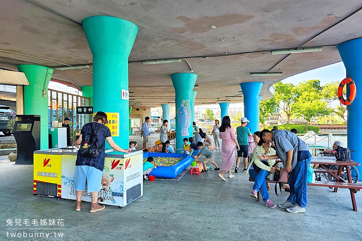 龍潭大池｜桃園免費景點走吊橋、踩天鵝船，還有兒童遊戲場、兒童戲水區可以遛小孩 @兔兒毛毛姊妹花