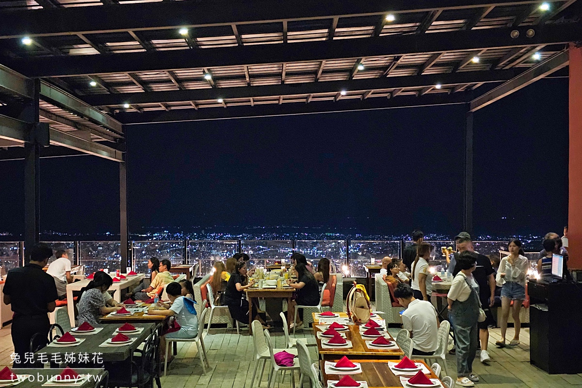 宿霧景點》Top of Cebu～宿霧最美景觀餐廳，百萬夜景太美麗，餐點好吃又便宜 @兔兒毛毛姊妹花