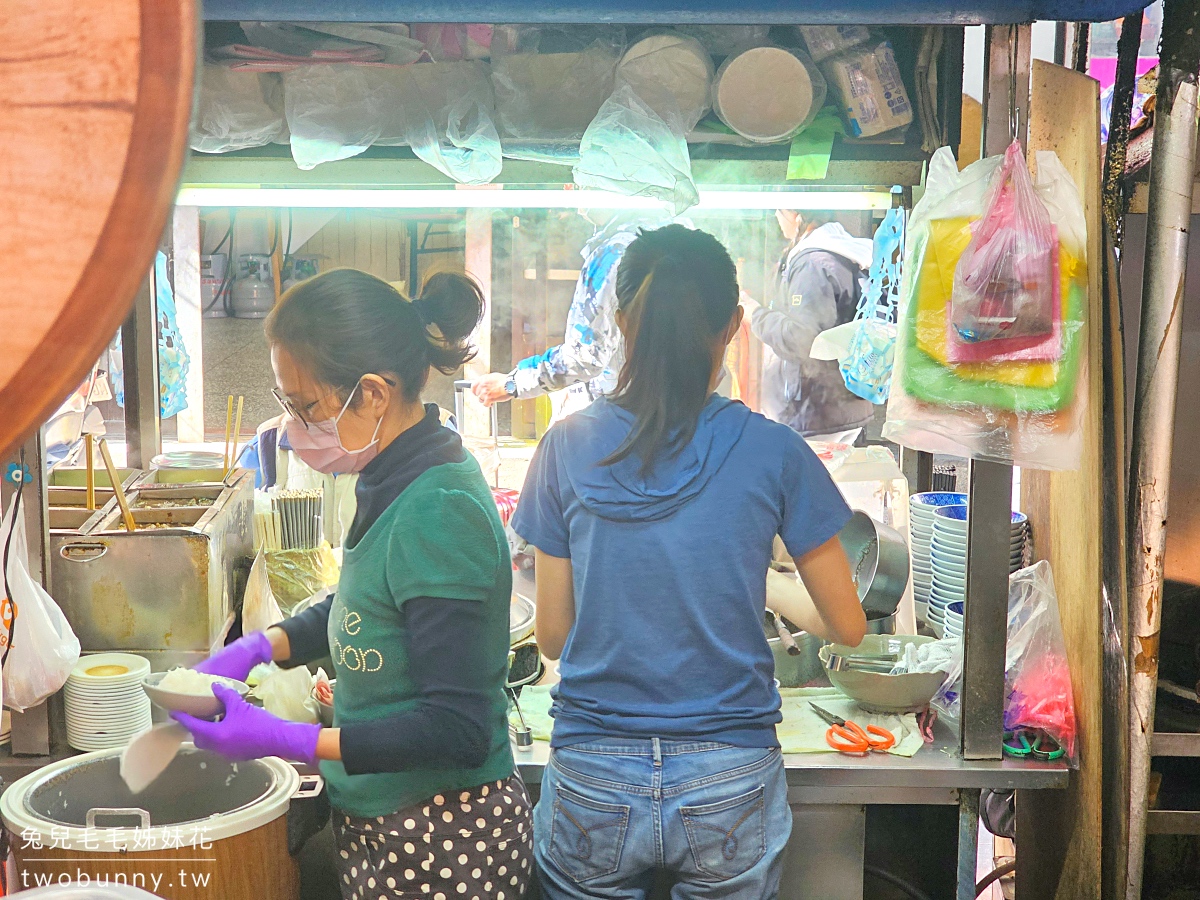 大稻埕美食》阿桂姨原汁排骨湯｜慈聖宮美食街必吃50年老店，排骨湯超清甜還能免費續湯 @兔兒毛毛姊妹花