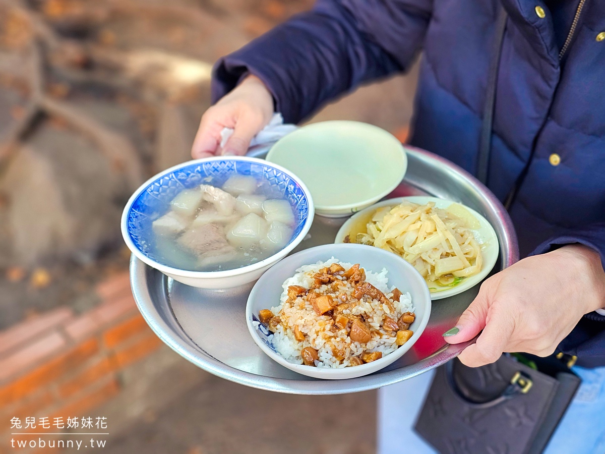 大稻埕美食【阿桂姨原汁排骨湯】慈聖宮美食街必吃50年老店，排骨湯超清甜還能免費續湯 @兔兒毛毛姊妹花