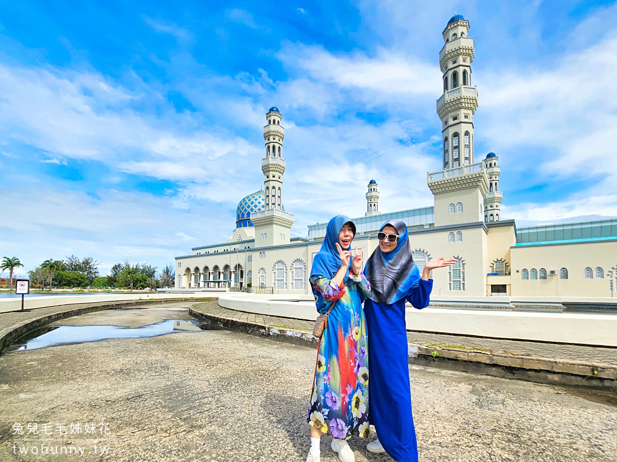 沙巴景點【水上清真寺 City Mosque】亞庇必訪最夢幻水上伊斯蘭教堂，夕陽倒影美炸 @兔兒毛毛姊妹花