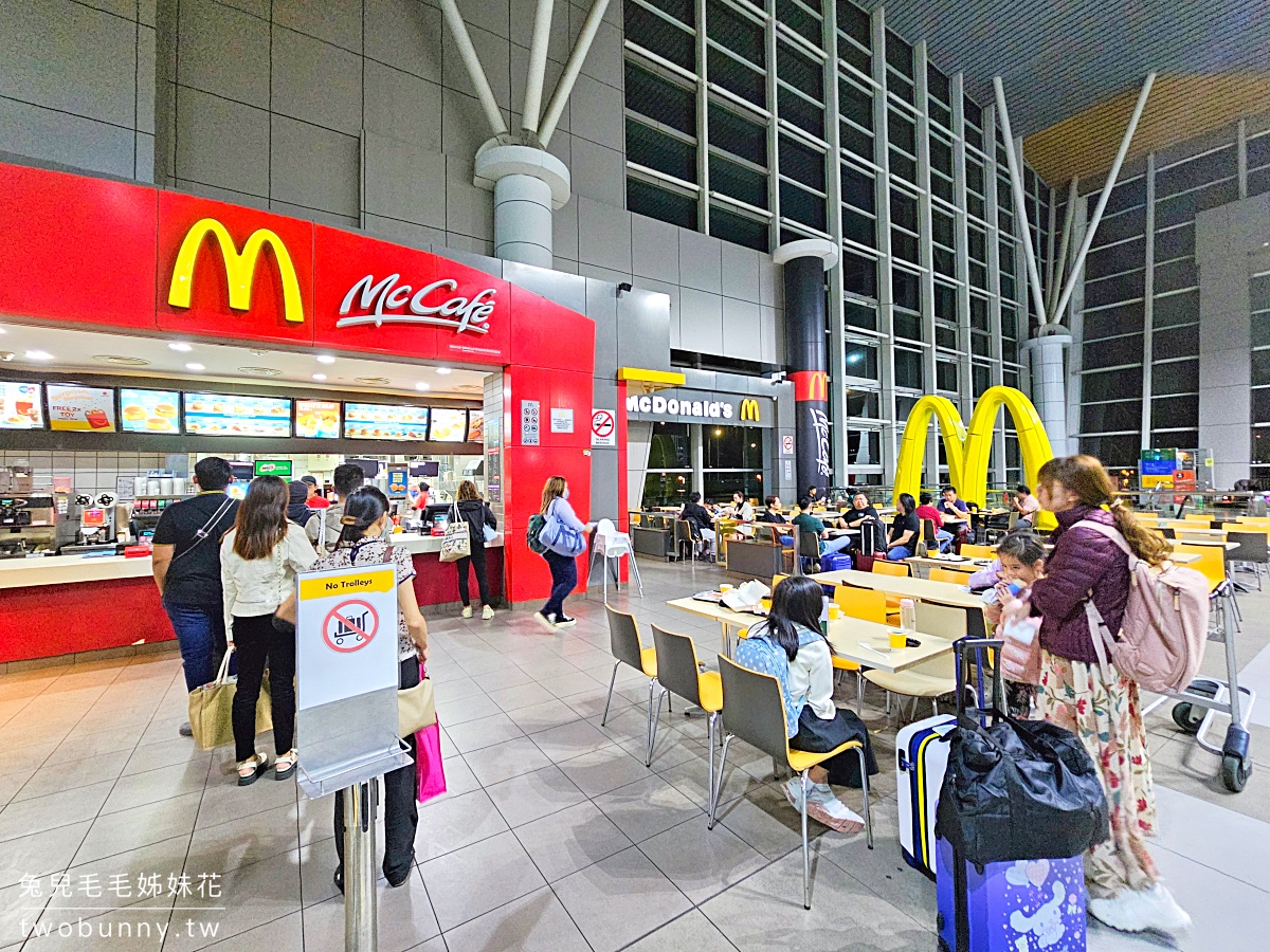 沙巴美食【麥當勞】竟然有雞肉粥、在地風味炸雞飯套餐，亞庇機場早班飛機吃麥當勞早餐 @兔兒毛毛姊妹花