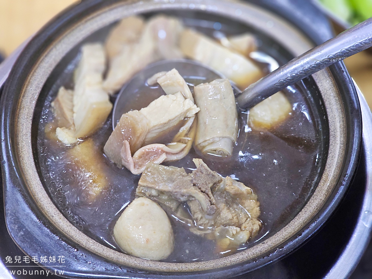 沙巴美食【榮記肉骨茶】比新記、佑記還好吃!! 原味、藥膳、胡椒三口味，還能無限續湯!! @兔兒毛毛姊妹花